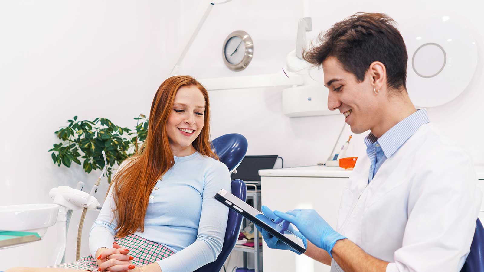 Dentist using tablet